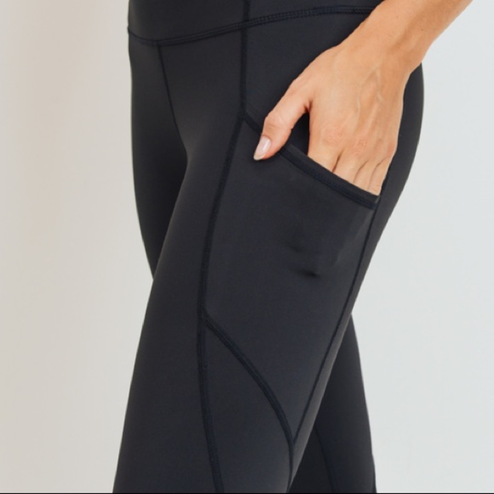 NWT!💕 Solid & Slanted Panel Highwaist Leggings - Picture 7 of 11